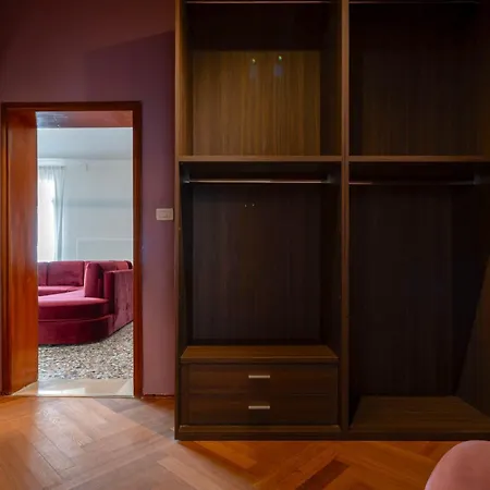 Venetian Velvet Apartment Venice