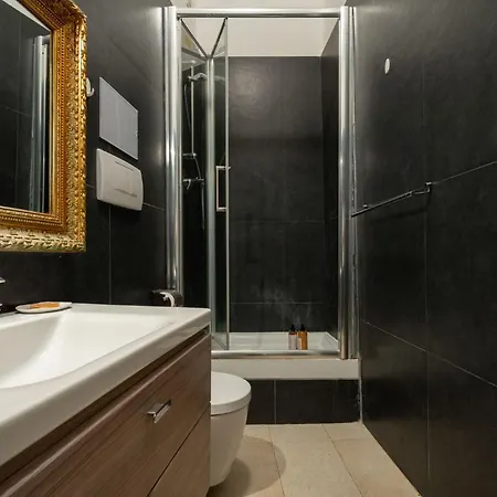 Apartment Venetian Velvet *