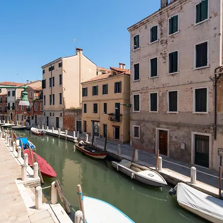 Venetian Velvet Apartment Venice
